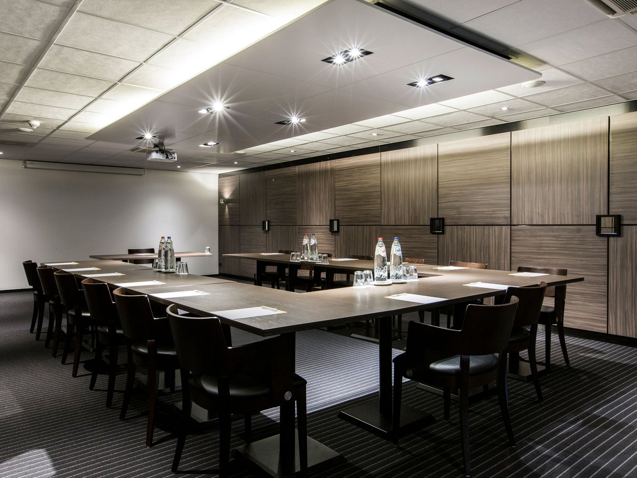 4 hour meeting package