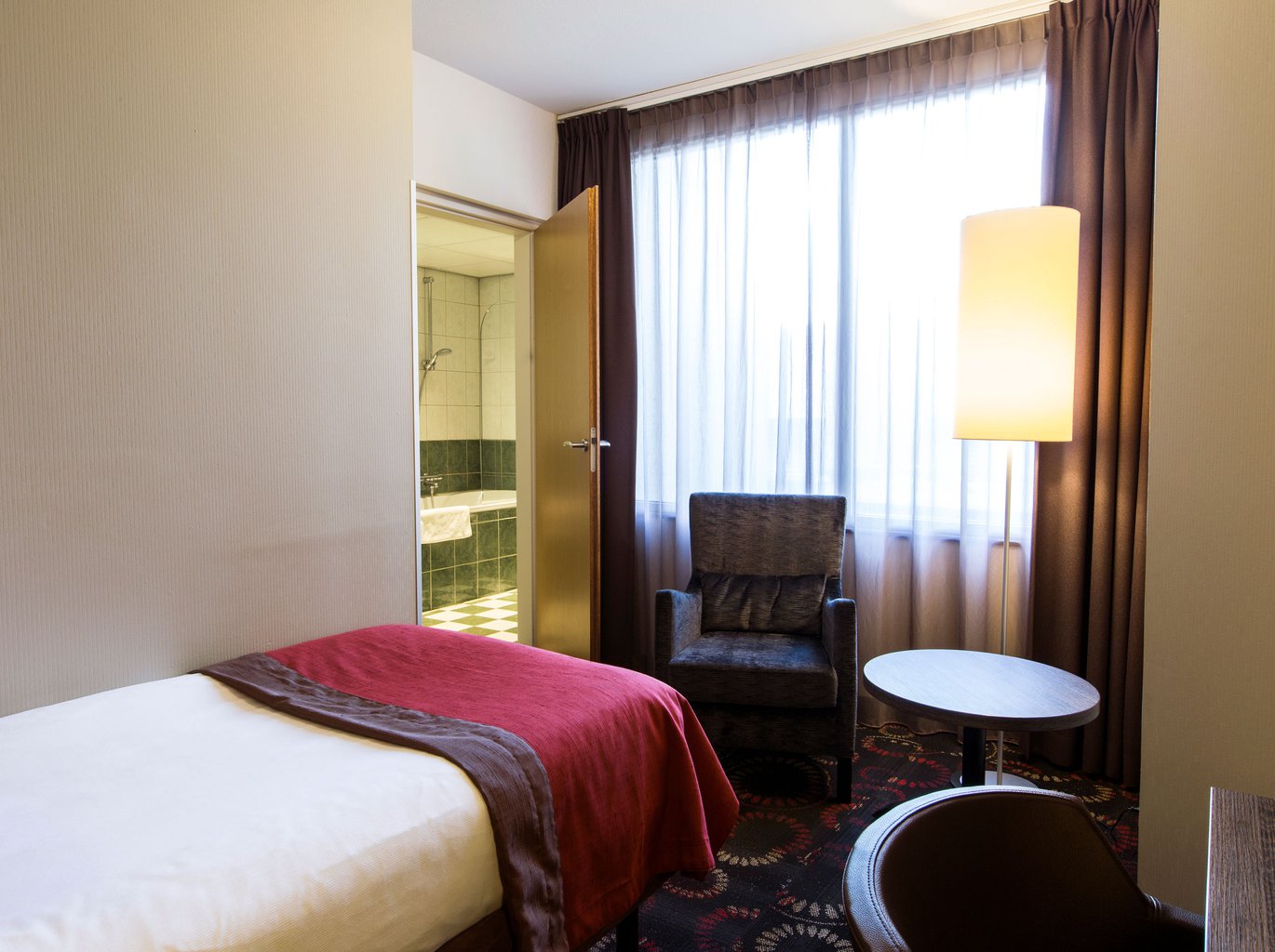 EH---CROWN-HOTEL-EINDHOVEN---COMFORT-SINGLE-KAMER---2.jpg