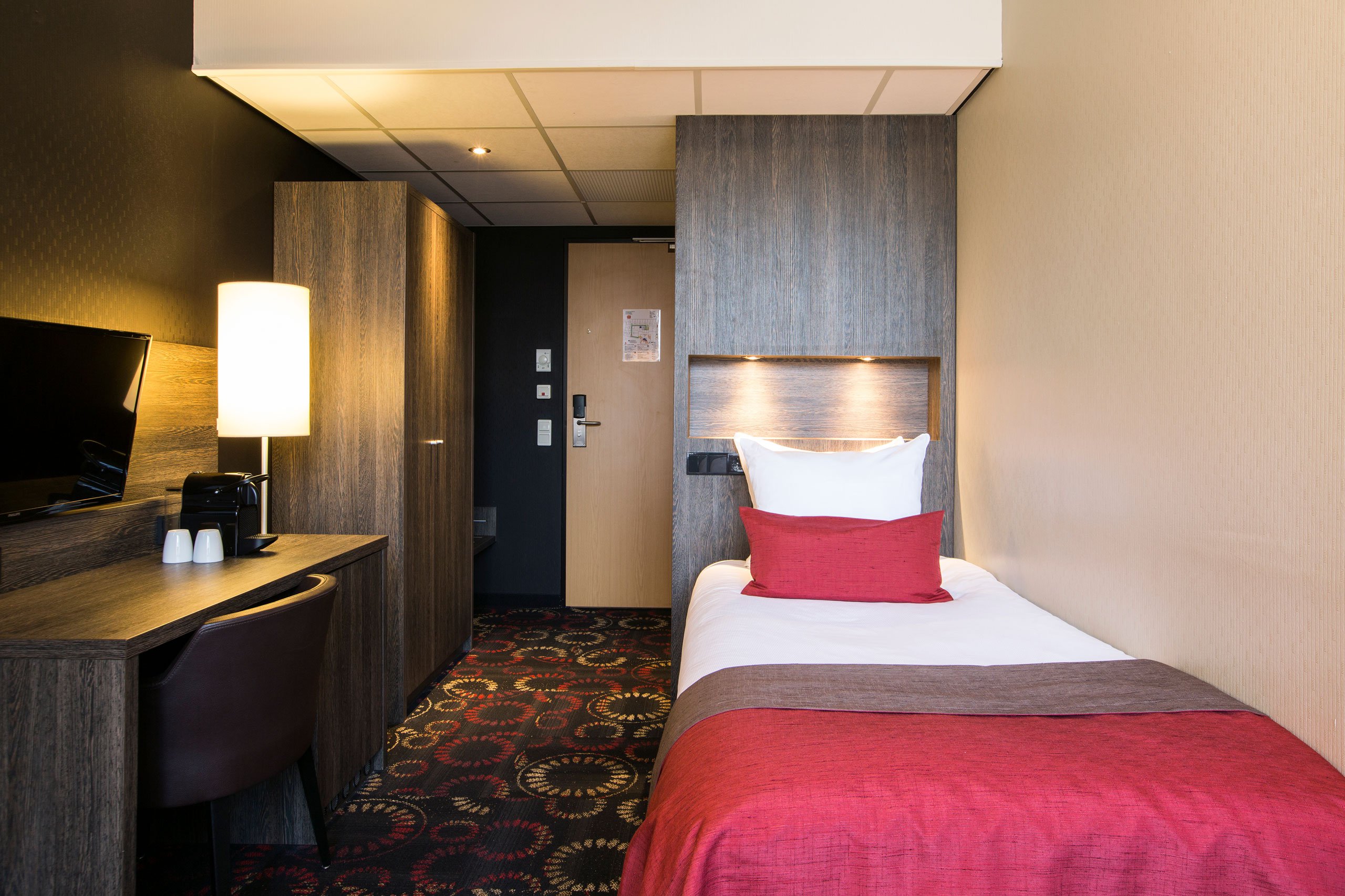 EH---CROWN-HOTEL-EINDHOVEN---COMFORT-SINGLE-KAMER---1.jpg