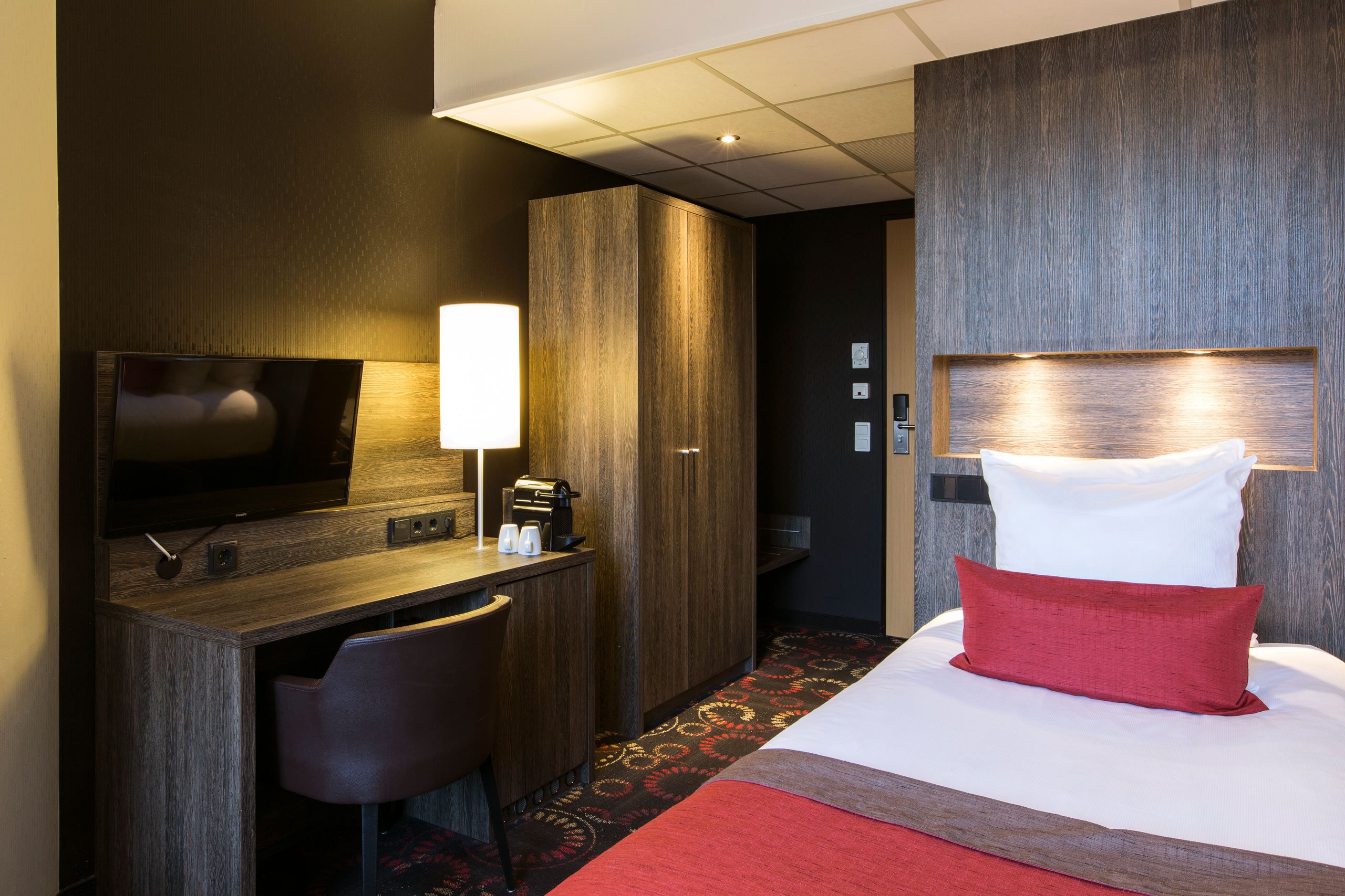 EH---CROWN-HOTEL-EINDHOVEN---COMFORT-SINGLE-KAMER---3.jpg