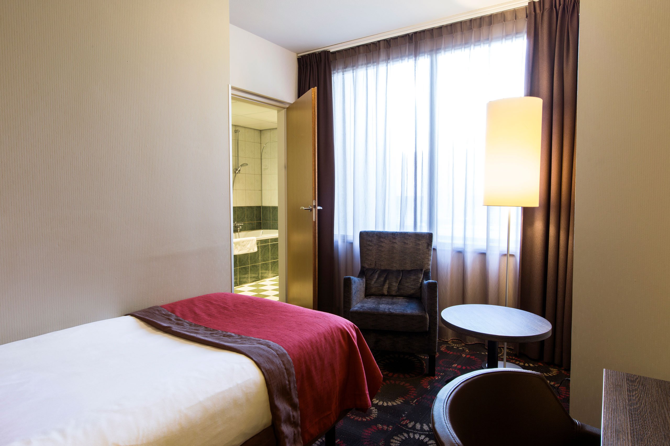 EH---CROWN-HOTEL-EINDHOVEN---COMFORT-SINGLE-KAMER---2.jpg