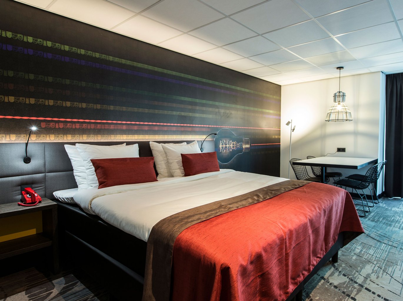 EH---CROWN-HOTEL-EINDHOVEN---DELUXE-KAMER---2.jpg