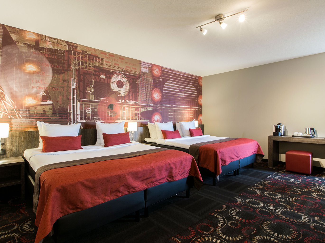 EH---CROWN-HOTEL-EINDHOVEN---DELUXE-KAMER---8.jpg