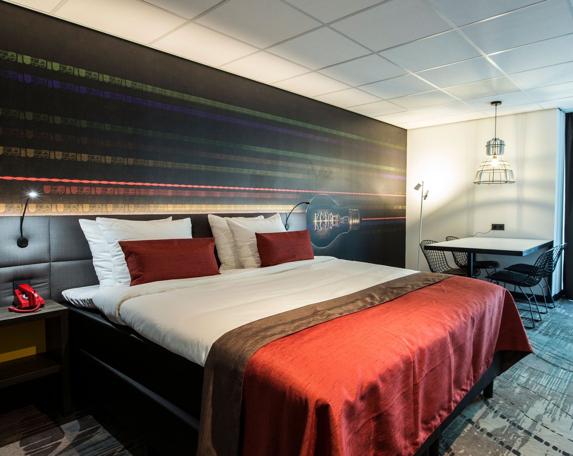 EH---CROWN-HOTEL-EINDHOVEN---DELUXE-KAMER---2.jpg