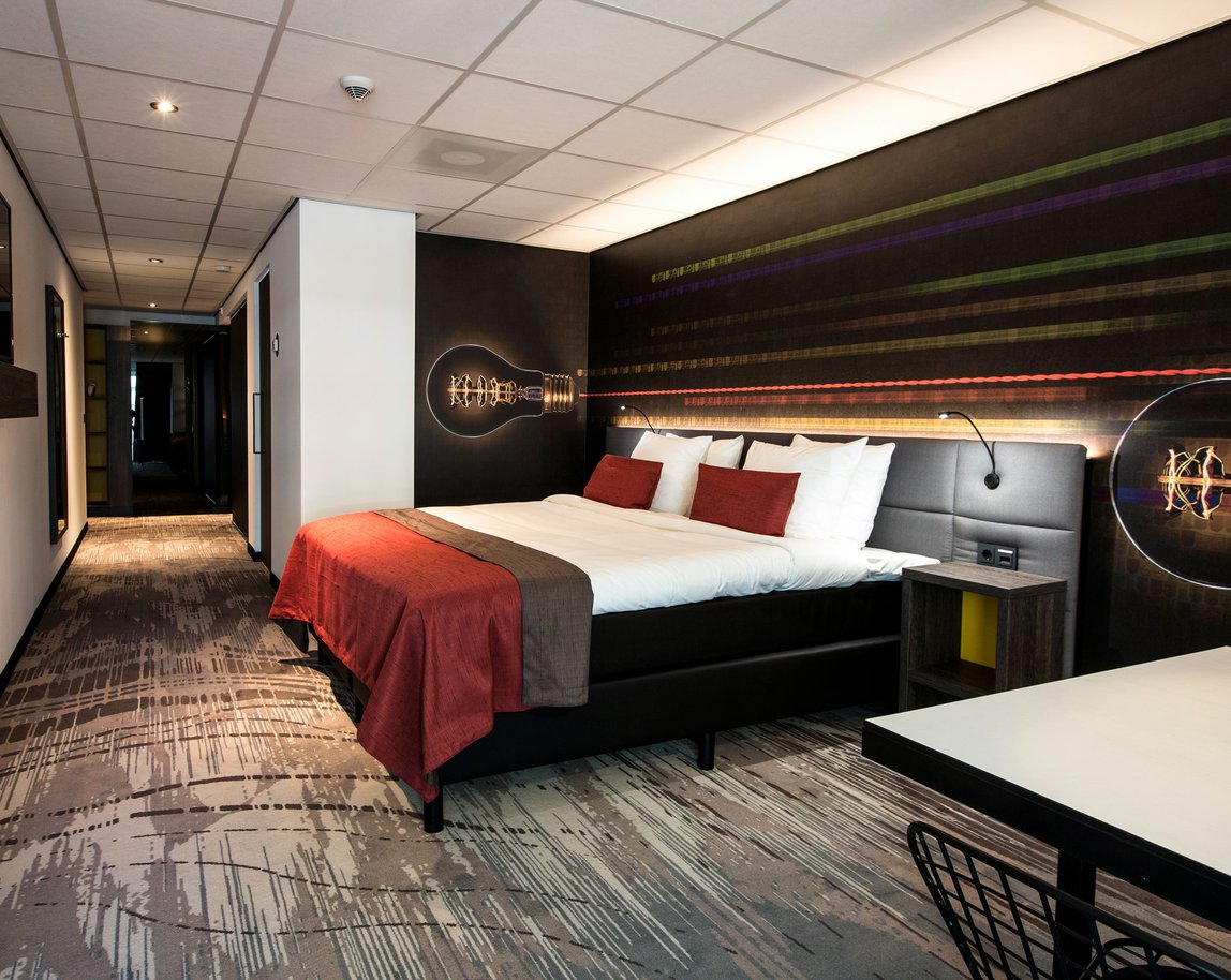 EH---CROWN-HOTEL-EINDHOVEN---DELUXE-KAMER---3.jpg