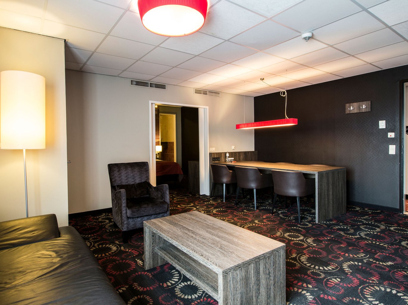 EH---CROWN-HOTEL-EINDHOVEN---SUITE---2.jpg