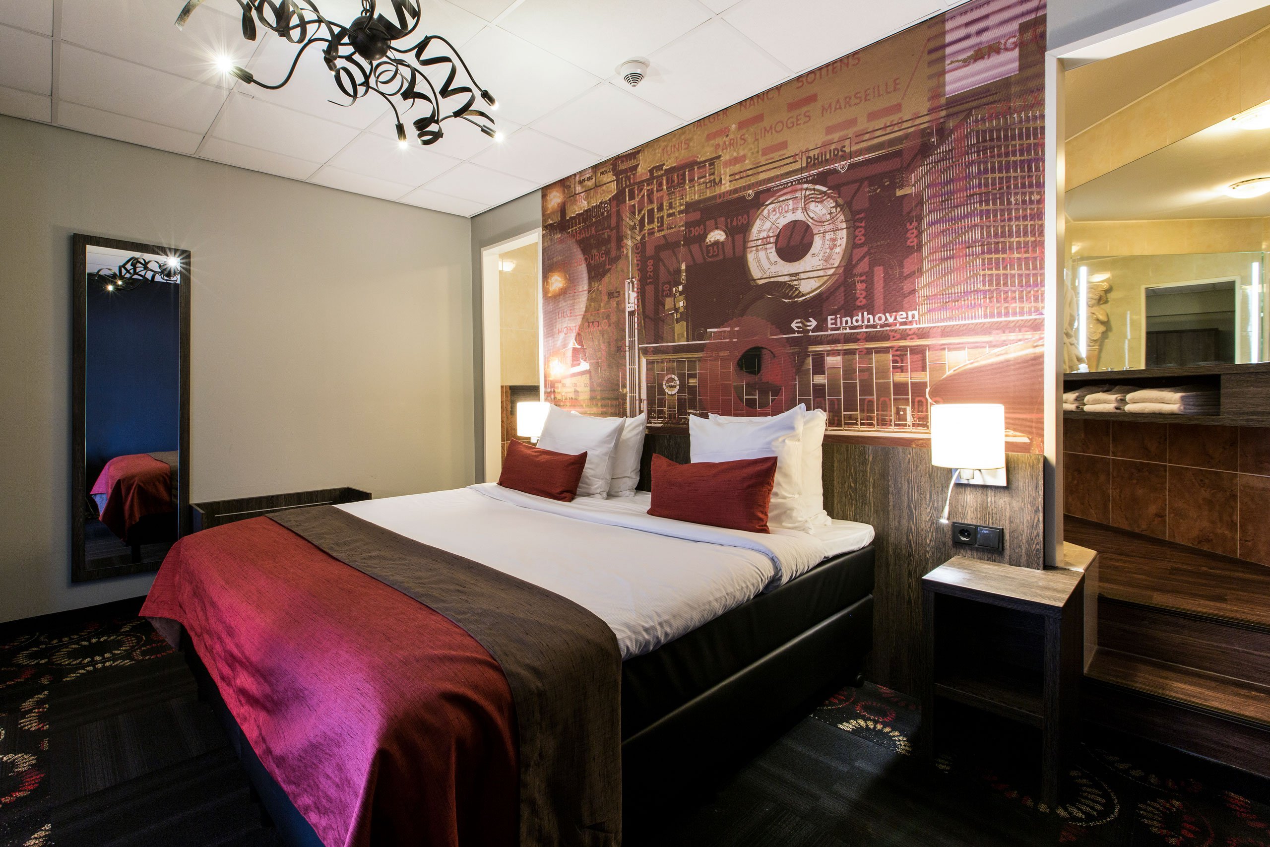 EH---CROWN-HOTEL-EINDHOVEN---SUITE---1.jpg