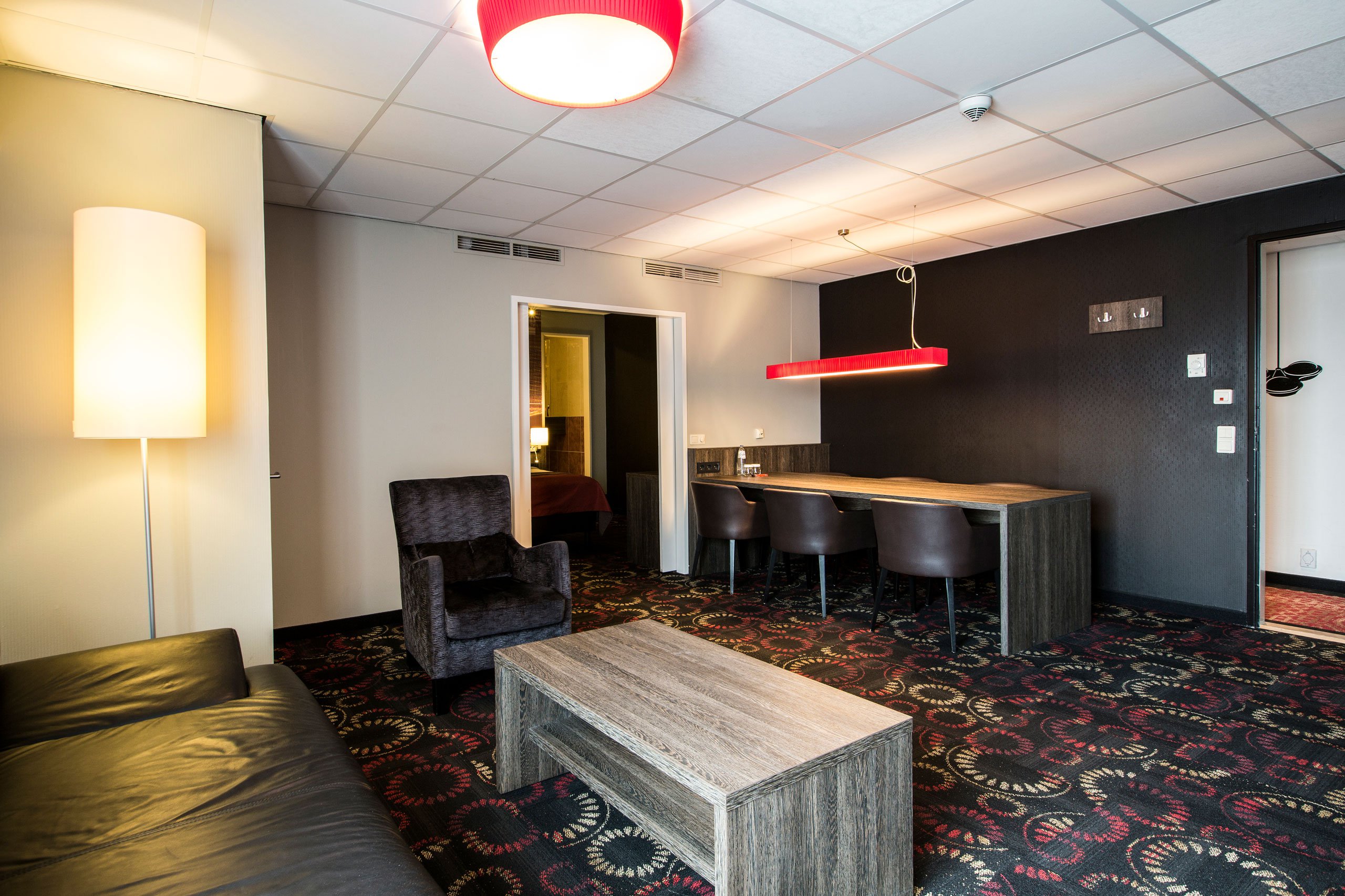 EH---CROWN-HOTEL-EINDHOVEN---SUITE---2.jpg